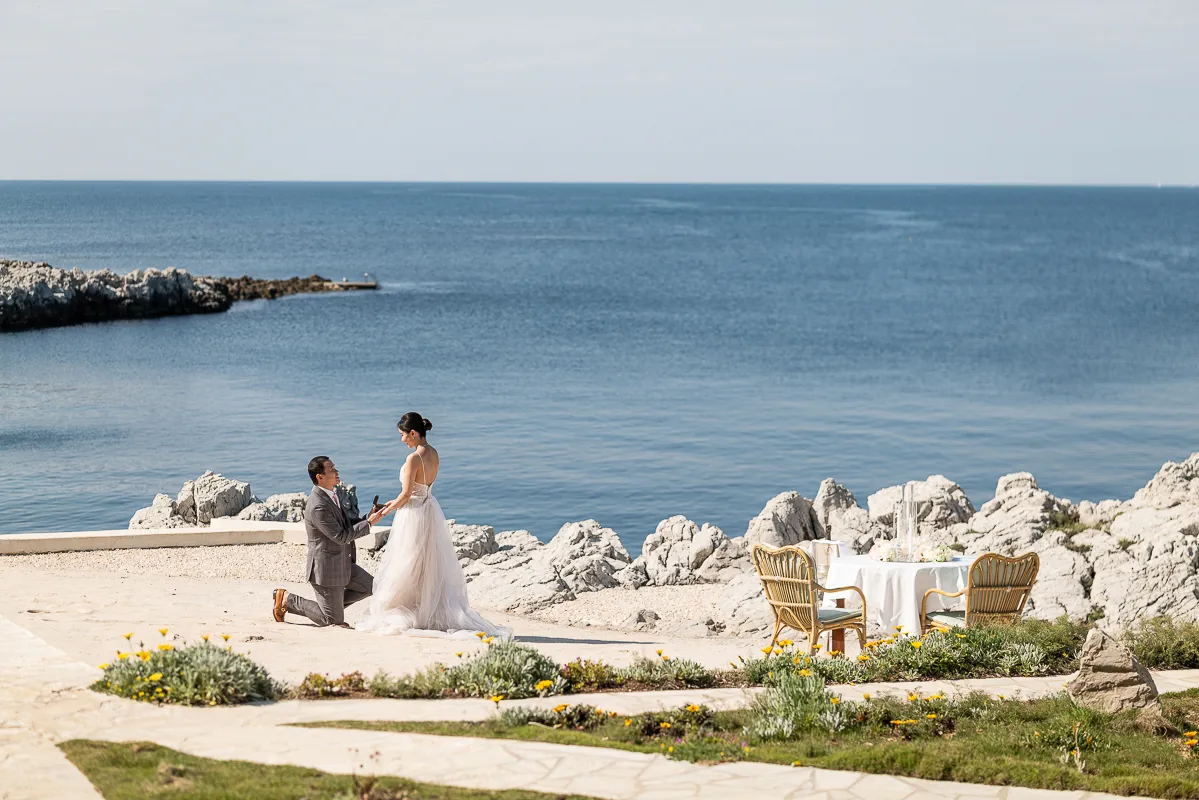 De la Thaïlande à la Côte d’Azur Demande en mariage à l’hôtel du Cap Eden Roc à Antibes - Photographe Loic Bisoli